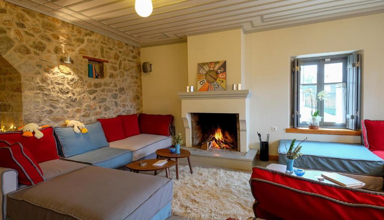 4* Ξενώνας Κυριακή & Αμφίκλεια Suites - Αμφίκλεια, Παρνασσός