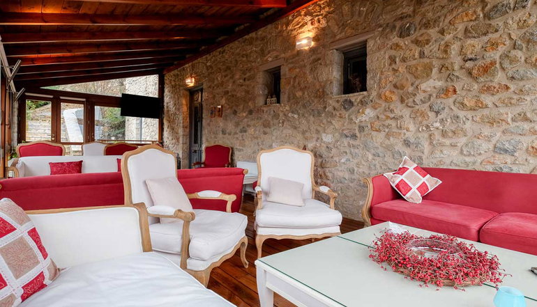 4* Ξενώνας Κυριακή & Αμφίκλεια Suites - Αμφίκλεια, Παρνασσός