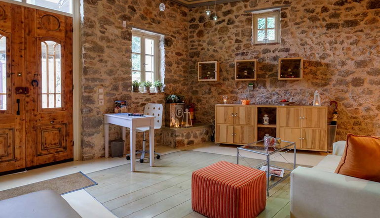 4* Ξενώνας Κυριακή & Αμφίκλεια Suites - Αμφίκλεια, Παρνασσός