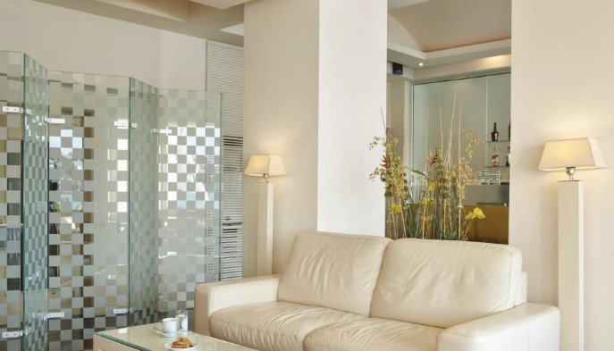 4* Lucy Hotel - Χαλκίδα