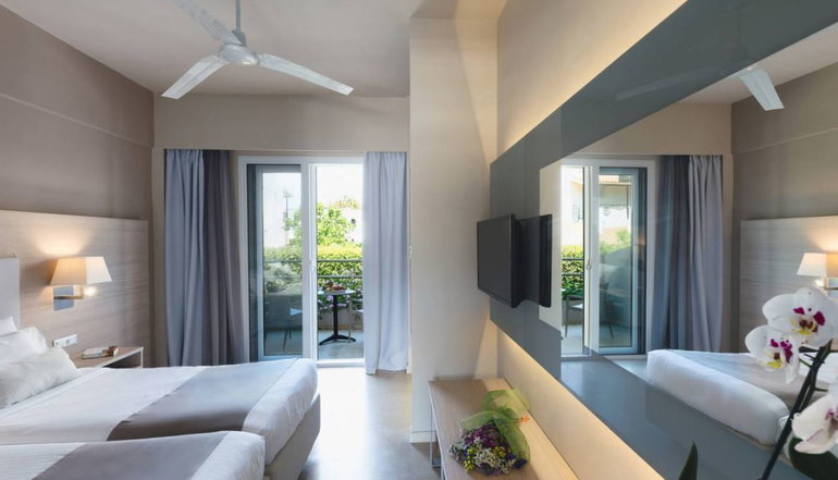 4* Acharavi Beach Hotel