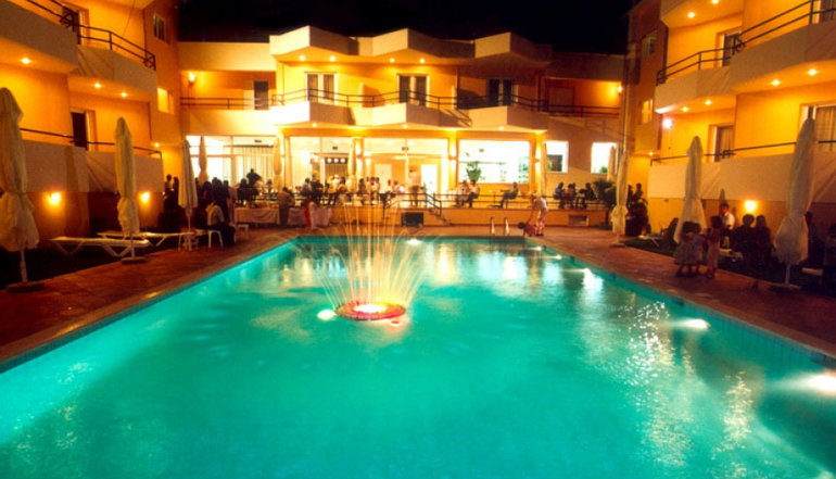 Adonis Hotel & Apartments