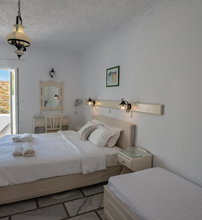 Adonis Hotel & Apartments