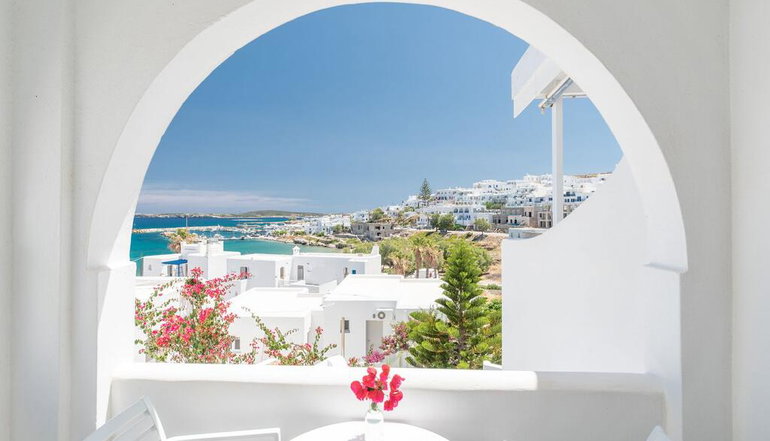 Adonis Hotel & Apartments