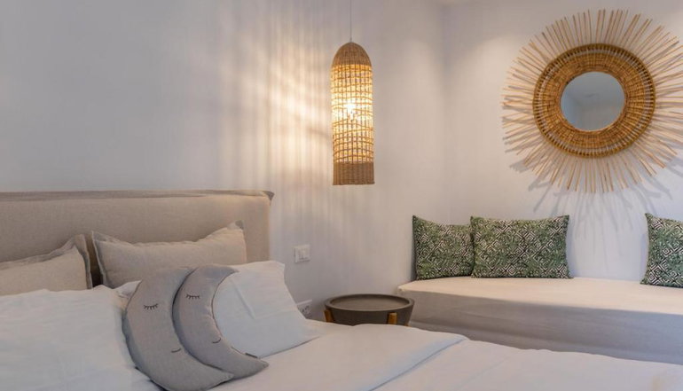 Adonis Hotel & Apartments