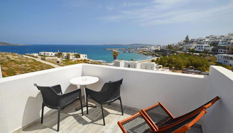 Adonis Hotel & Apartments
