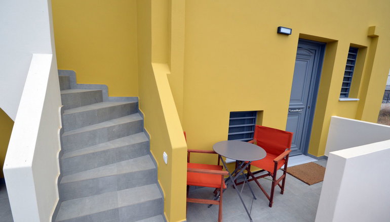 Aegina bed and culture