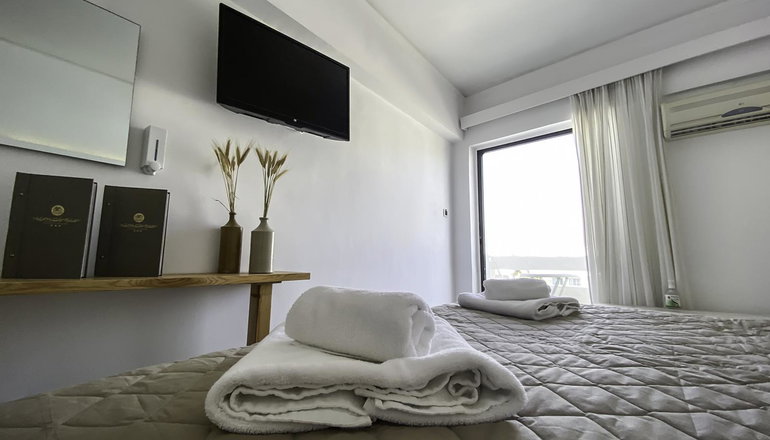 Aeolos Bay Hotel - Τήνος