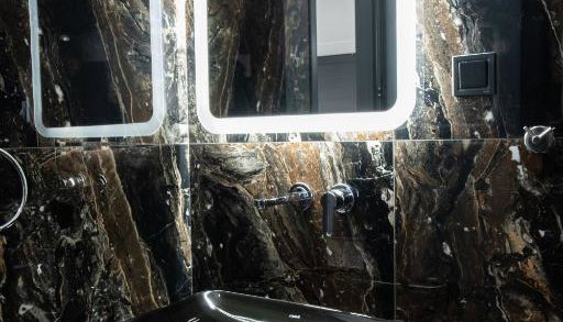 Aeonian Luxury Suites