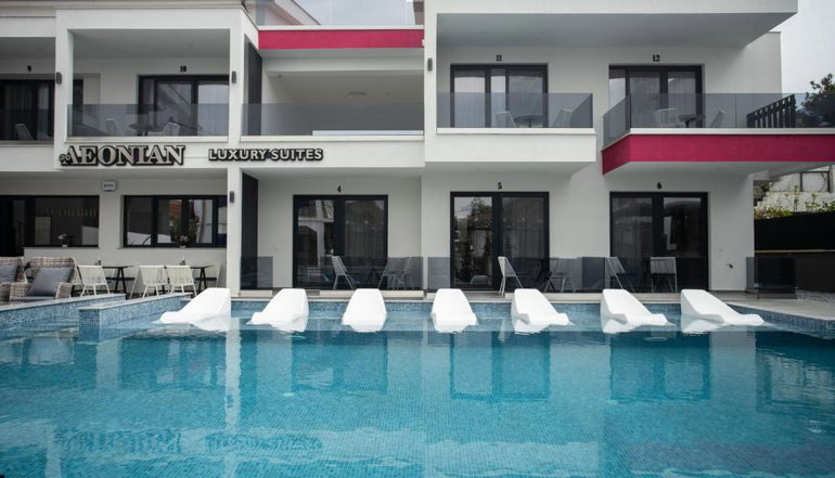 Aeonian Luxury Suites