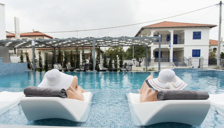Aeonian Luxury Suites