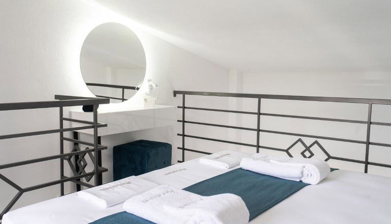 Aeonian Luxury Suites