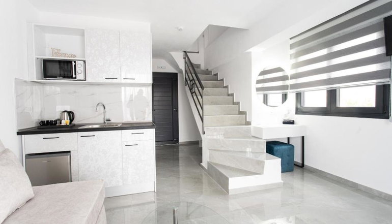 Aeonian Luxury Suites