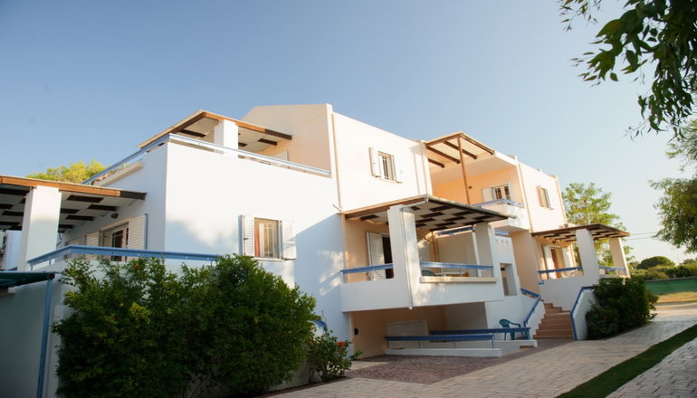 Aithrio Hotel