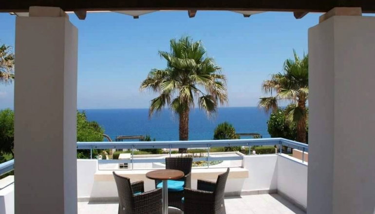 Aithrio Hotel