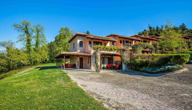 Akritas Ef Zin Villas & Suites
