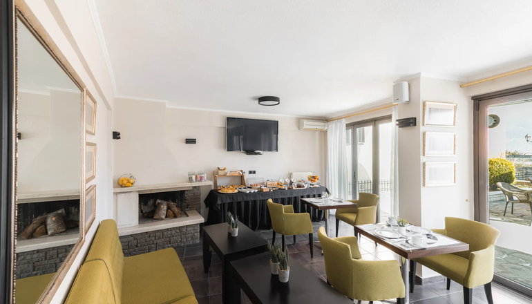 Akti Hotel