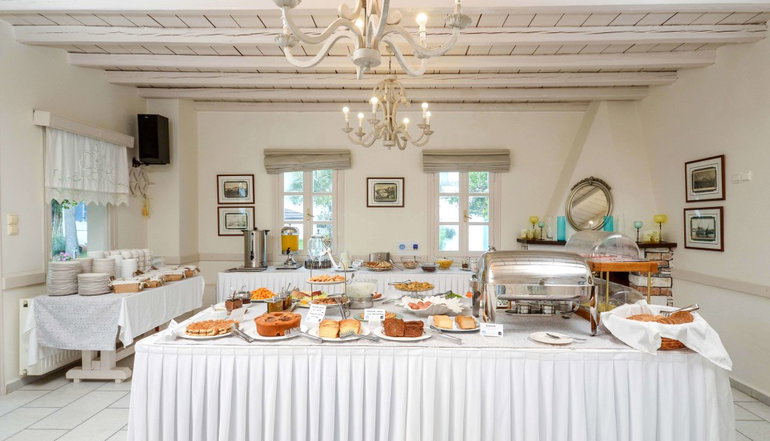 Alkyoni Beach Hotel