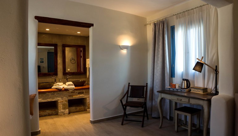Alkyoni Beach Hotel
