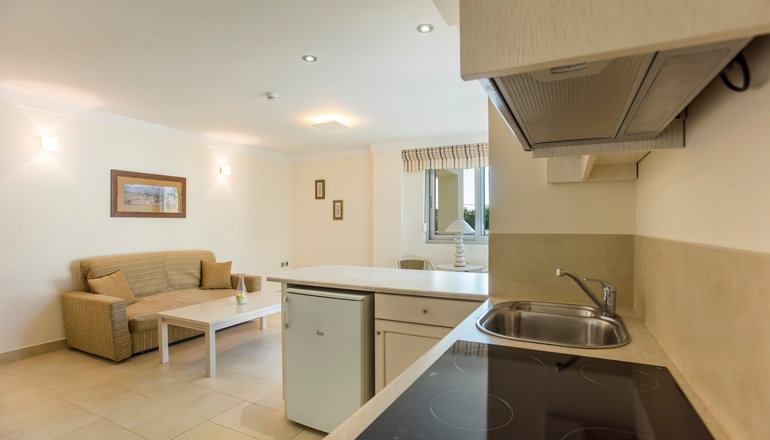 4* Almiriki Chios Rooms & Apartments - Λιθί, Χίος
