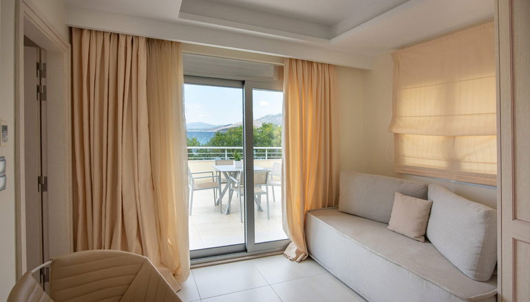 4* Almiriki Chios Rooms & Apartments - Λιθί, Χίος
