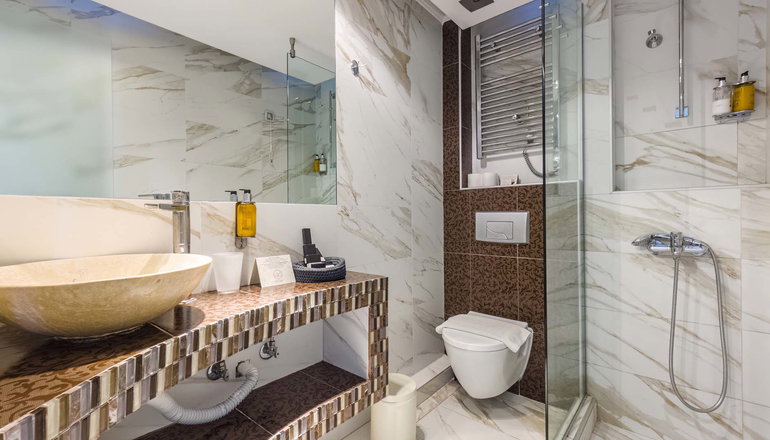 Alpha Luxury Suites