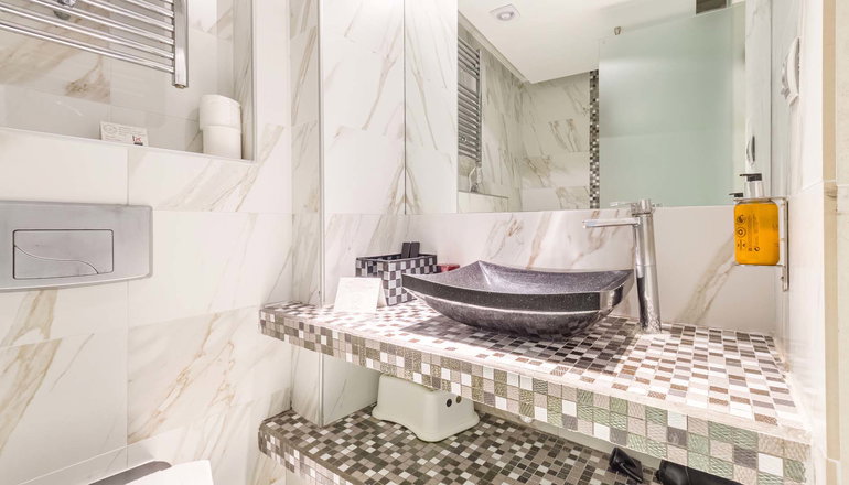 Alpha Luxury Suites