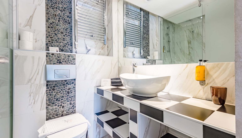 Alpha Luxury Suites