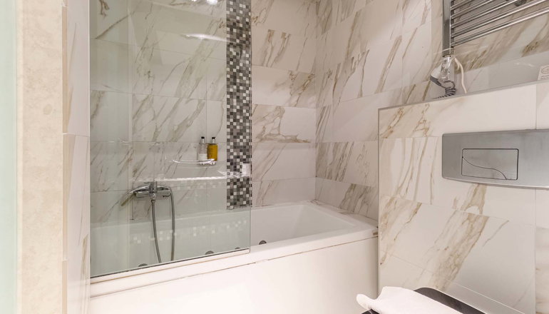 Alpha Luxury Suites