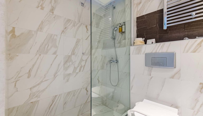 Alpha Luxury Suites