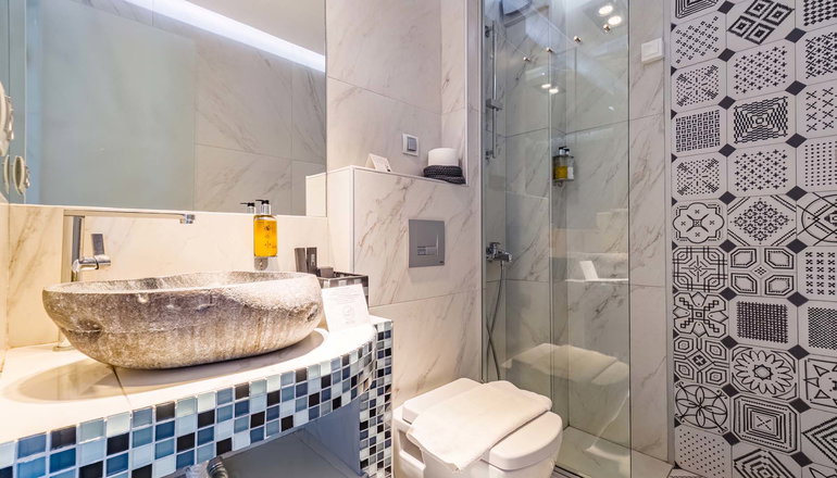 Alpha Luxury Suites
