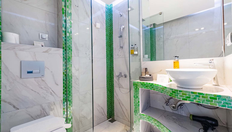Alpha Luxury Suites