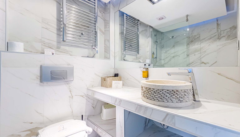 Alpha Luxury Suites