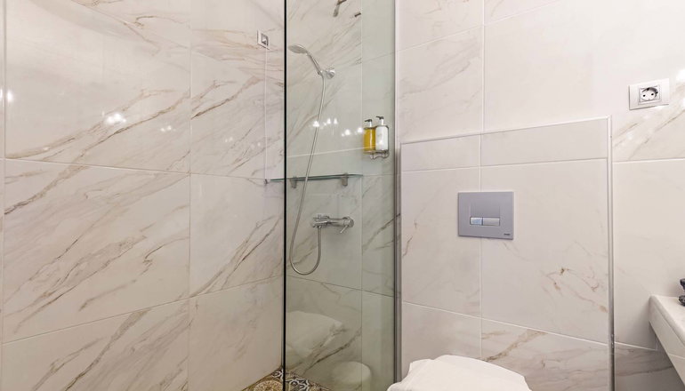 Alpha Luxury Suites