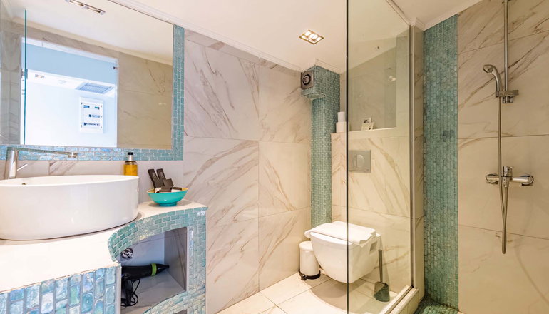 Alpha Luxury Suites