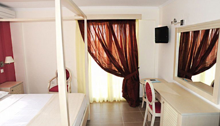 Ammos Bay Hotel