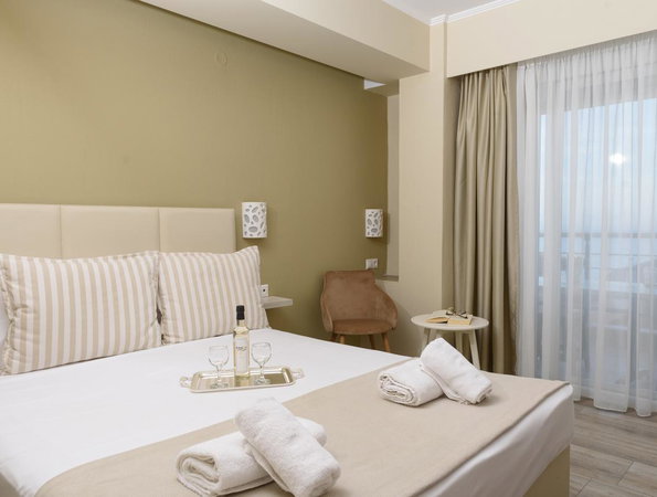 4* Ammos Beach Seaside Luxury Suites
