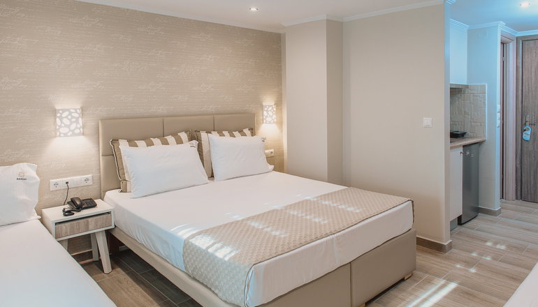 4* Ammos Beach Seaside Luxury Suites