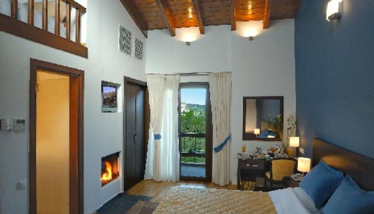 Ampelos Hotel