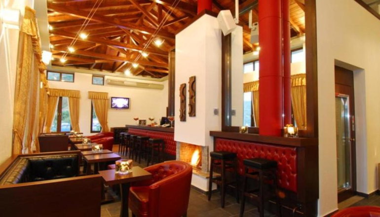 Ampelos Hotel