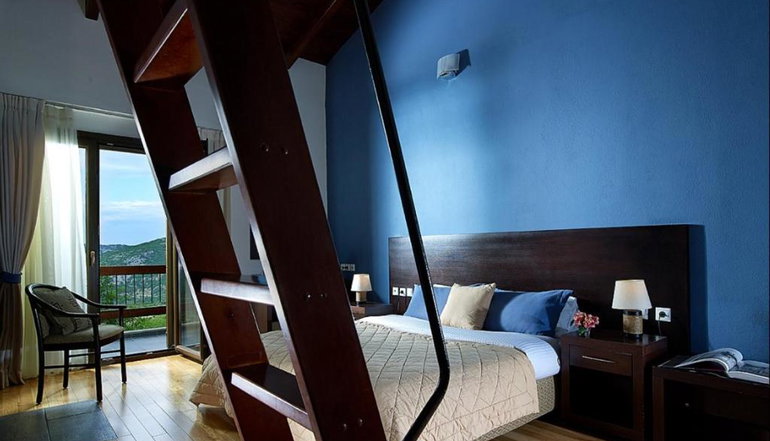 Ampelos Hotel
