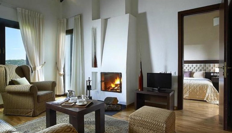 Ampelos Hotel