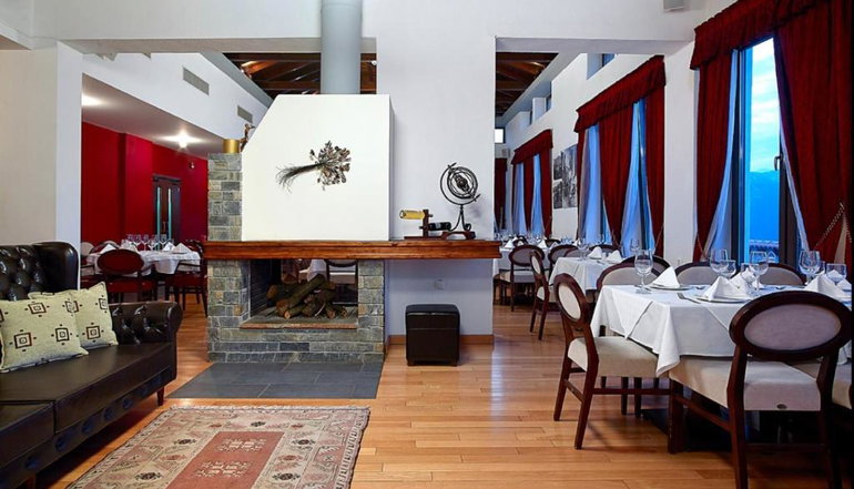 Ampelos Hotel