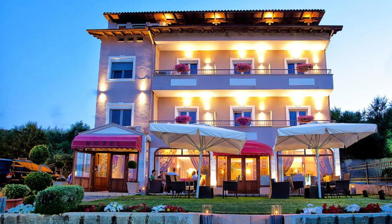 Anastassiou Hotel