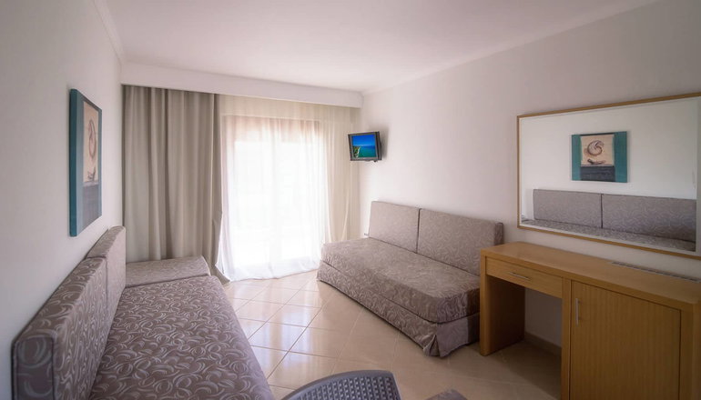 Apanemia by Flegra Hotels