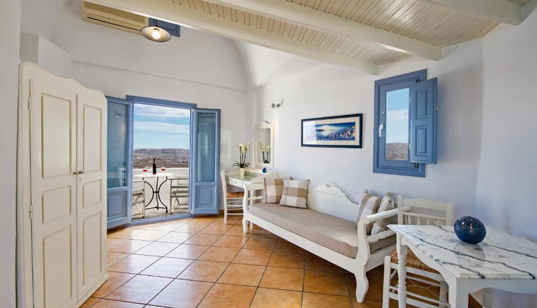 Apanemo Hotel & Suites
