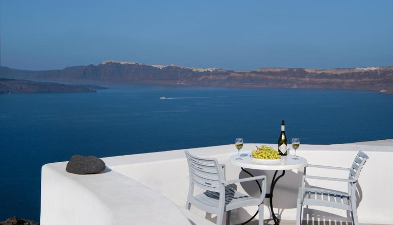 Apanemo Hotel & Suites