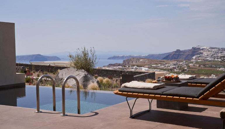 Apikia Santorini