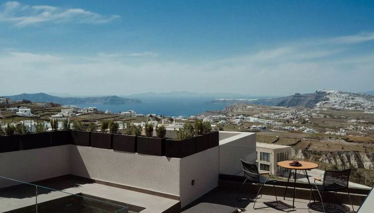 Apikia Santorini