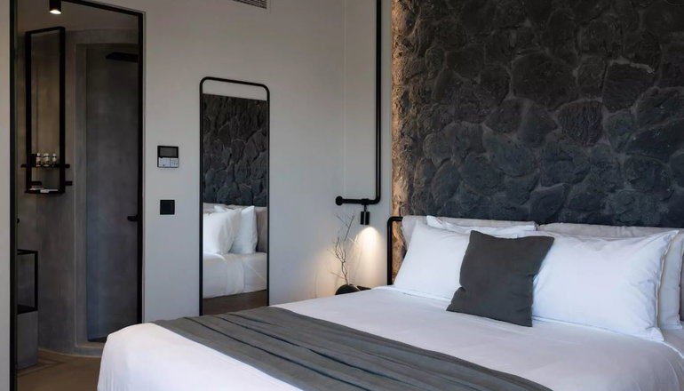 Apikia Santorini
